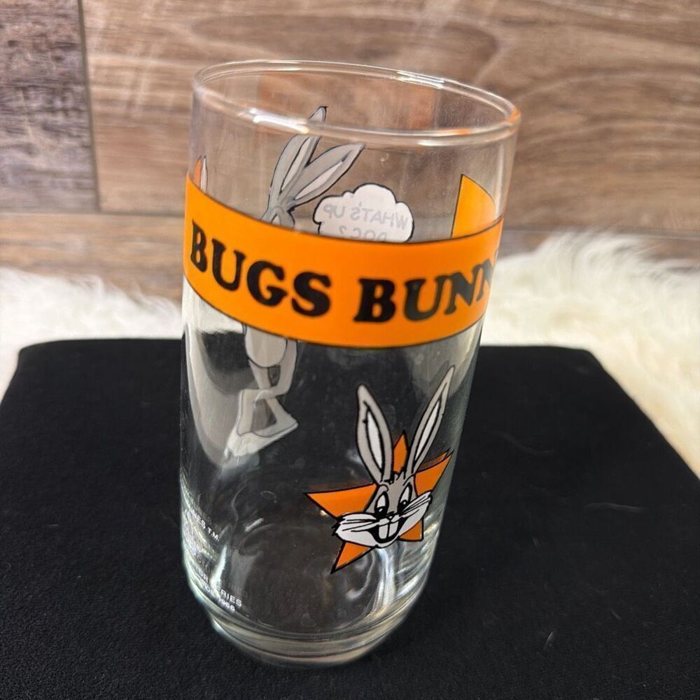 Bugs Bunny Looney Tunes 8 oz Glass Tumbler Arby’s Collector Series 1966